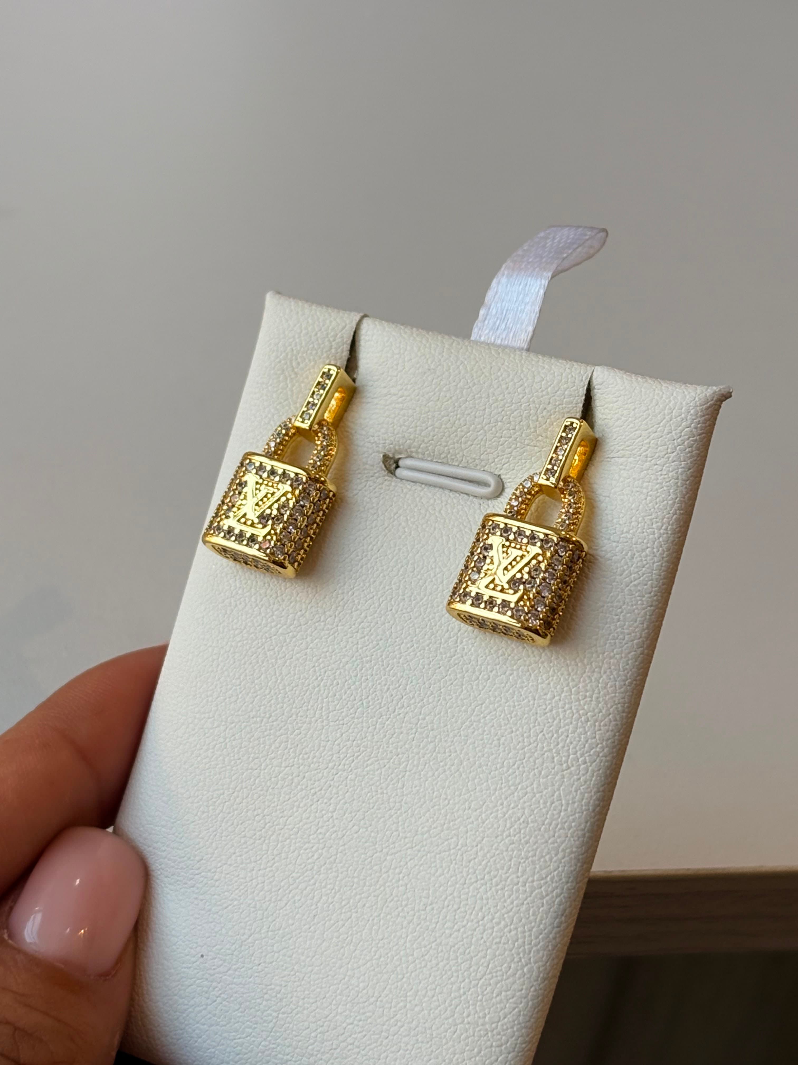 Aretes diseñador LU