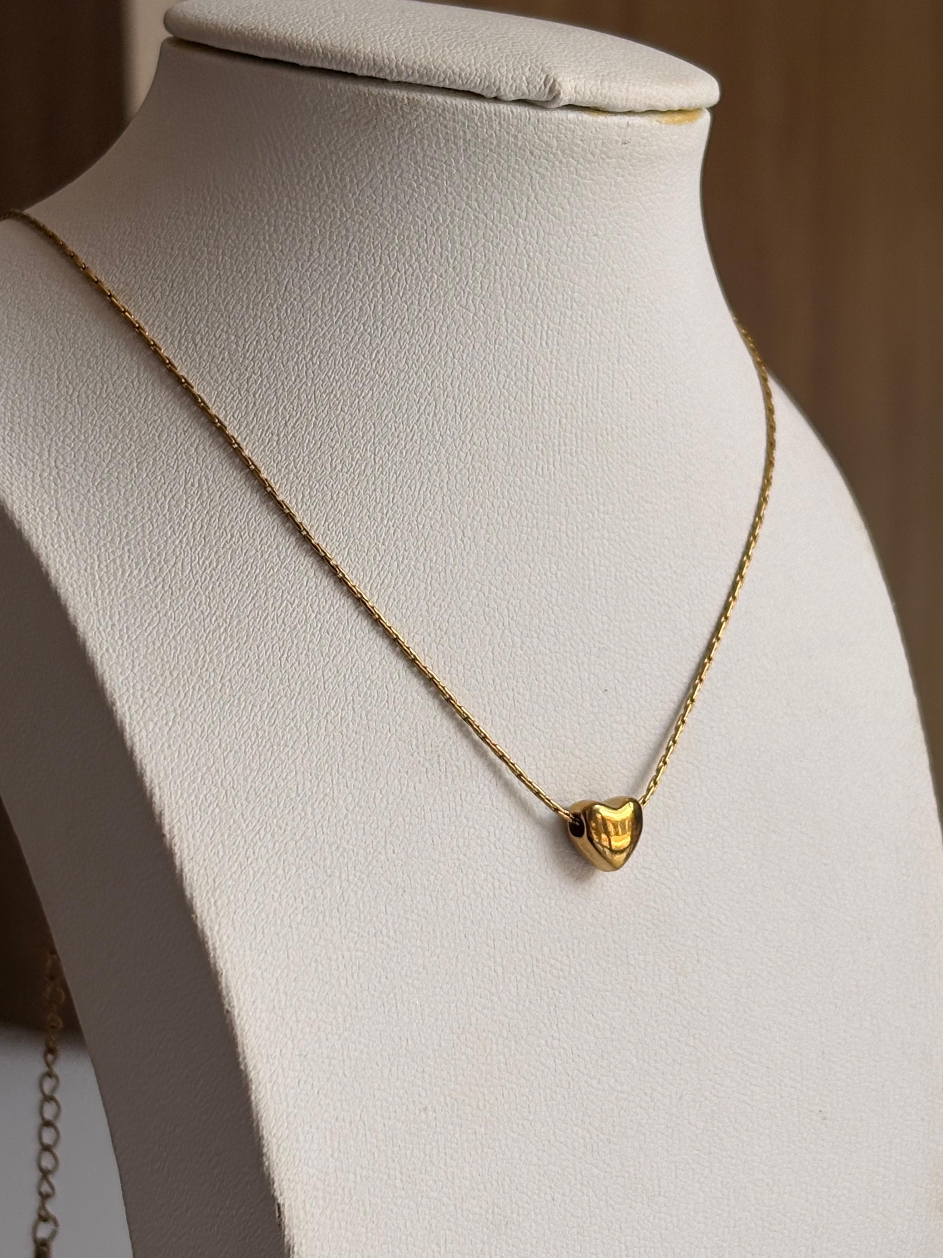 Cadena minimalista con dije corazon grande