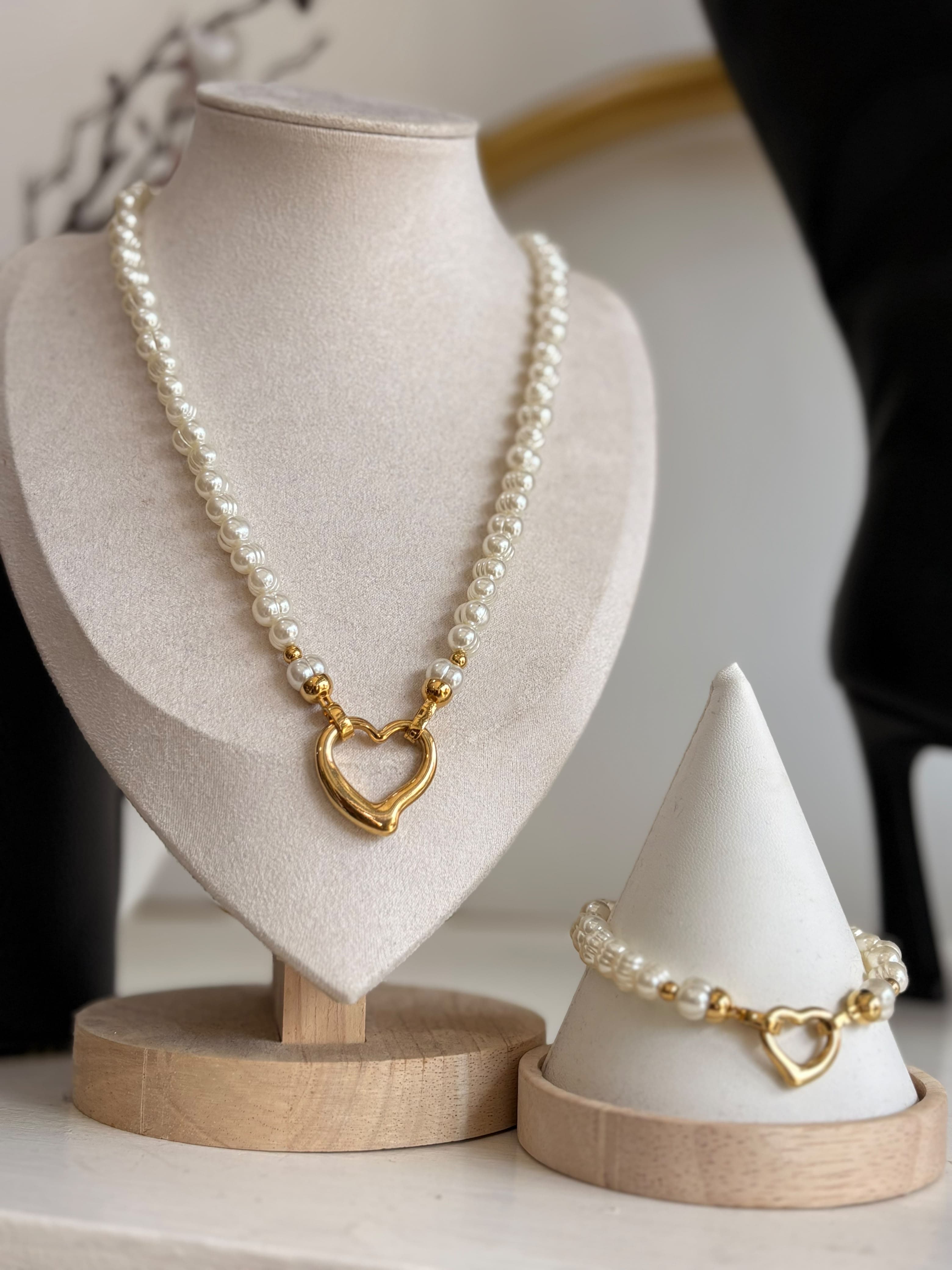 Set de collar y pulsera de perlas