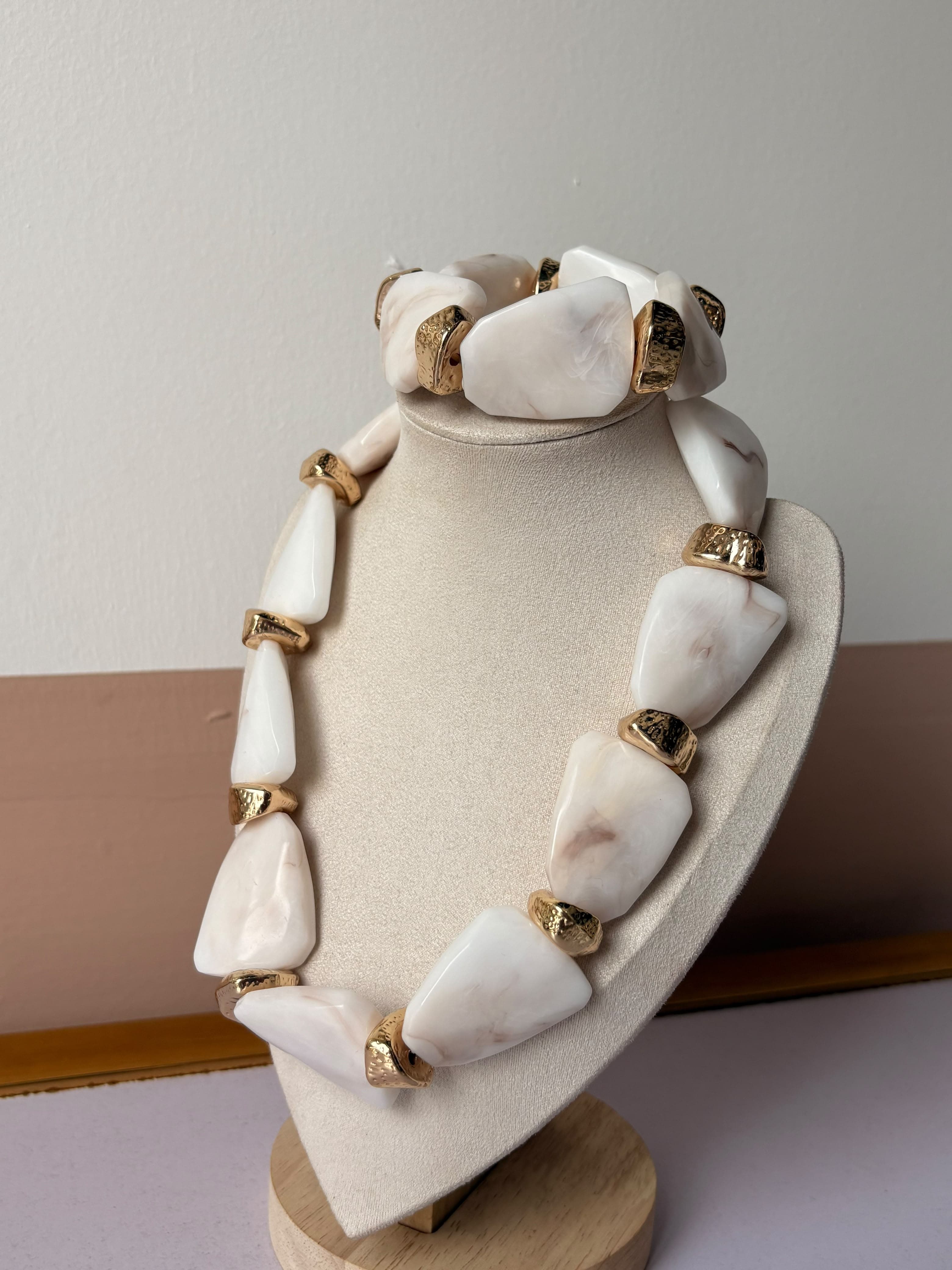 Collar de piedras