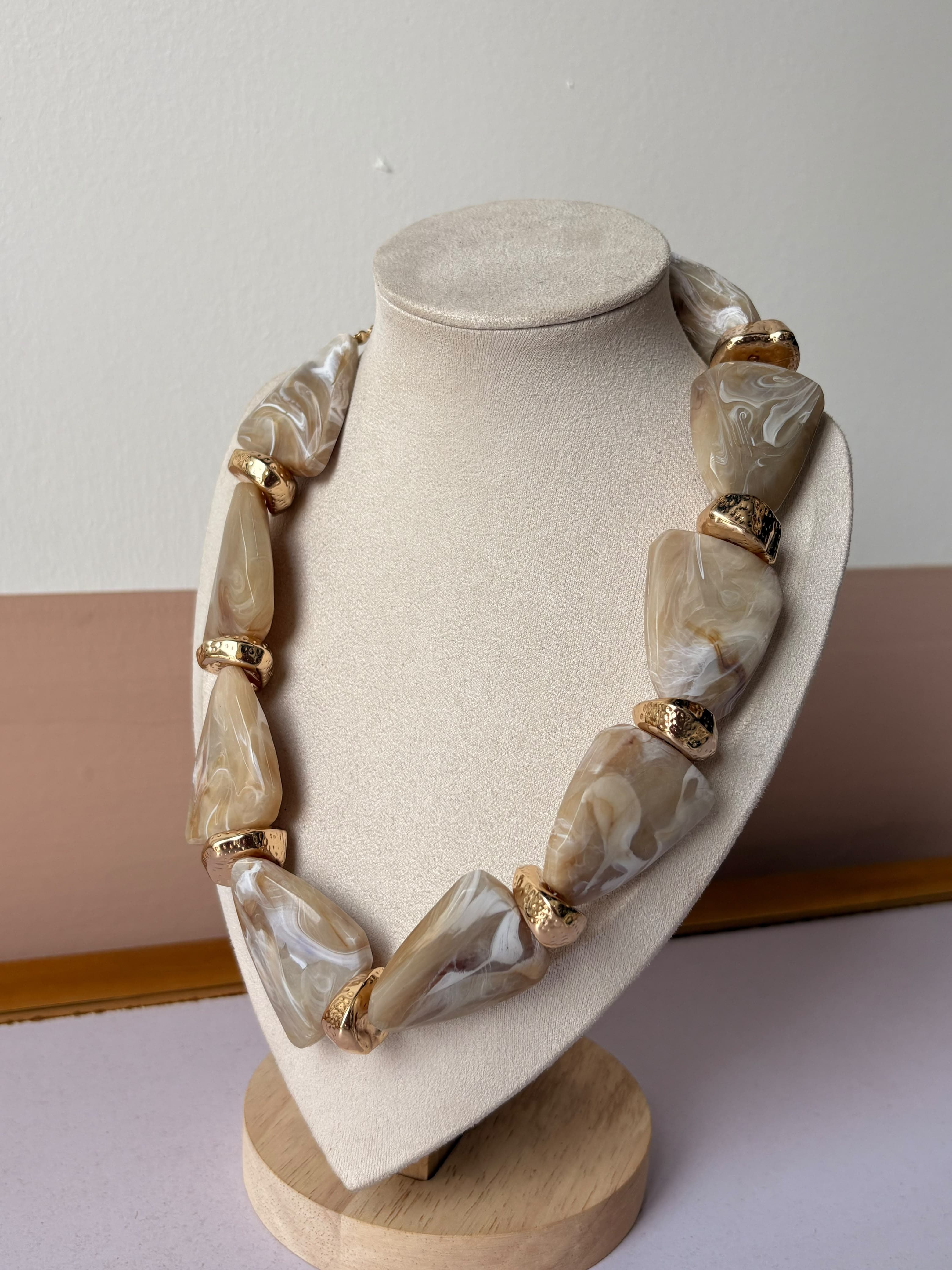 Collar de piedras